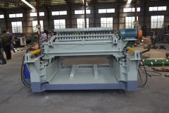 4 feet Log debarking and rounding machine